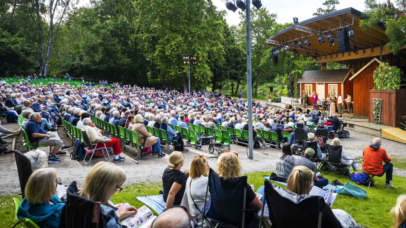 Vallarnas friluftsteater, Falkenberg Alfing Seating